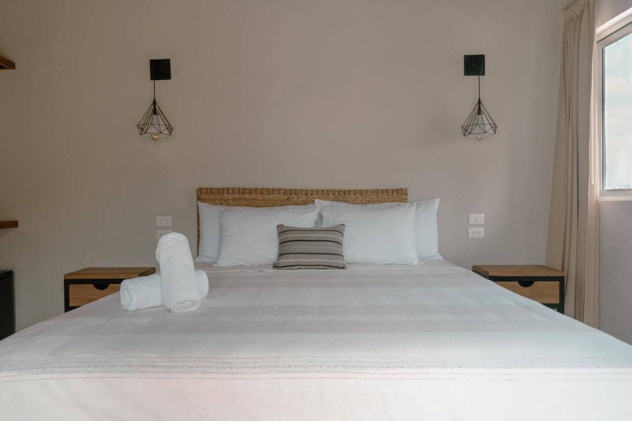 Agam Hotel Бакалар Екстериор снимка