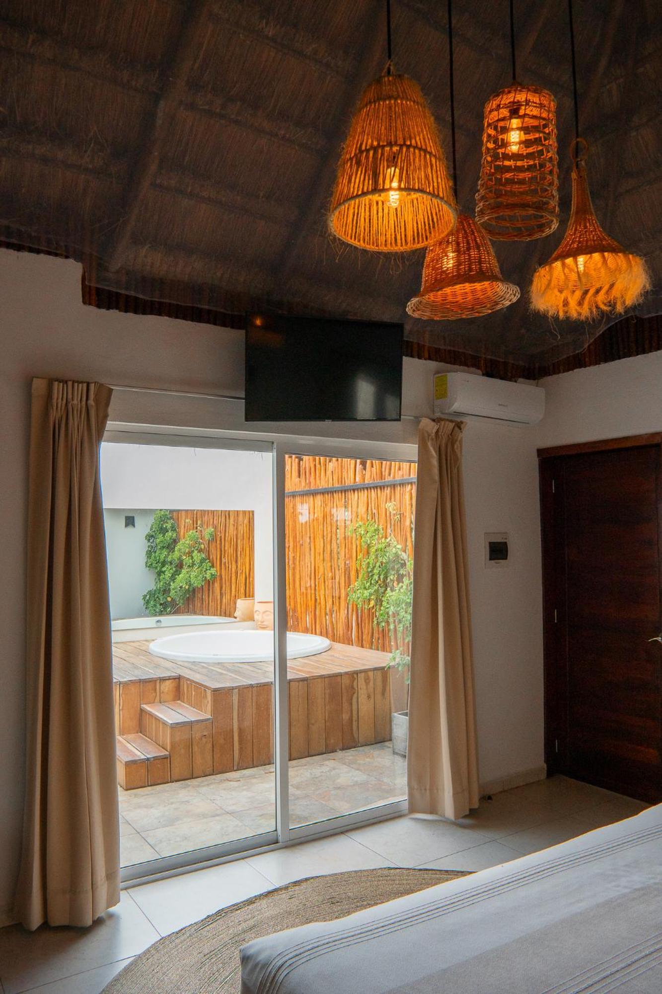 Agam Hotel Бакалар Екстериор снимка
