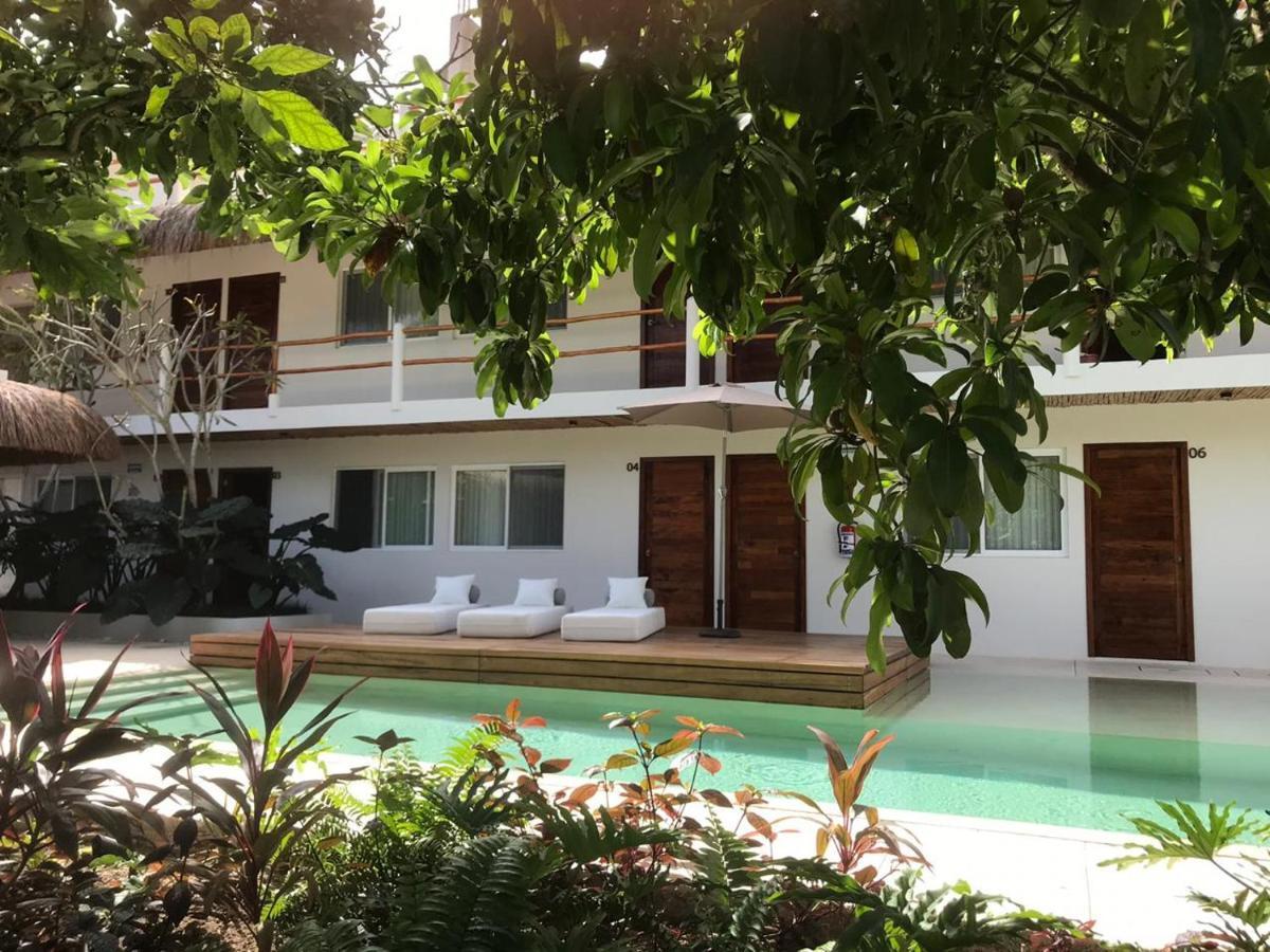 Agam Hotel Бакалар Екстериор снимка